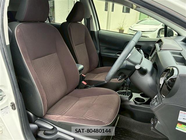Toyota AQUA 2016-01 8363186-18
