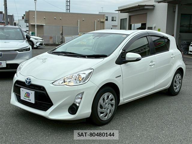 Toyota AQUA 2016-01 8363186-7