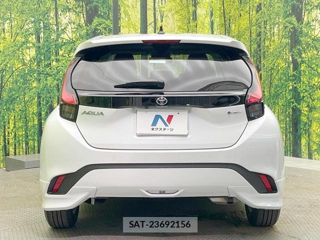 Toyota AQUA 2025-10 8363307-14