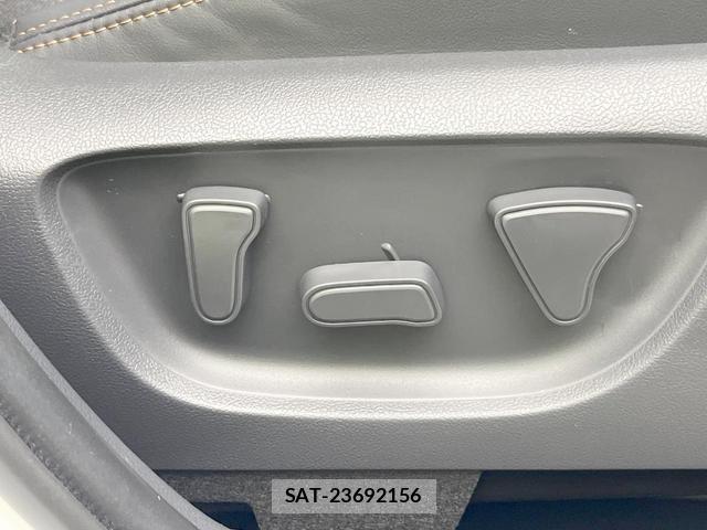 Toyota AQUA 2025-10 8363307-6