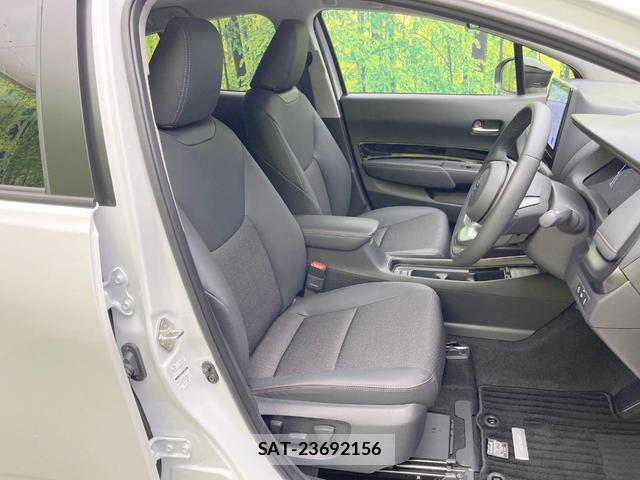 Toyota AQUA 2025-10 8363307-7
