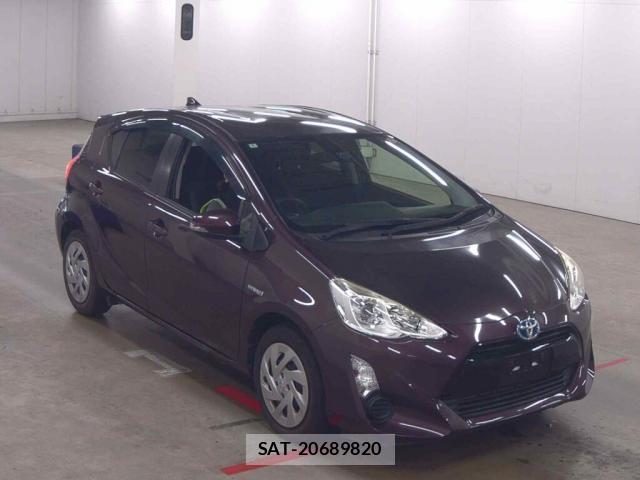 Toyota AQUA 2016-04 8363430-0