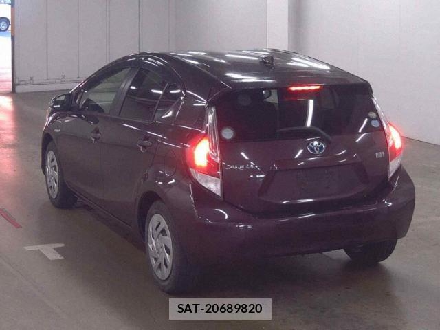 Toyota AQUA 2016-04 8363430-1