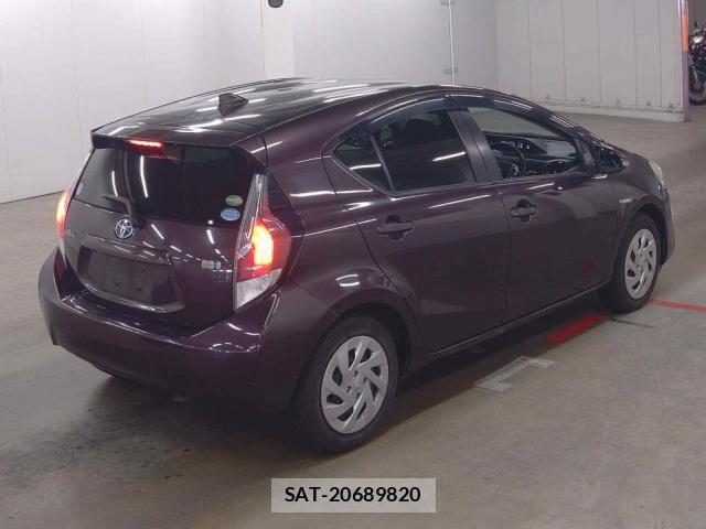 Toyota AQUA 2016-04 8363430-4