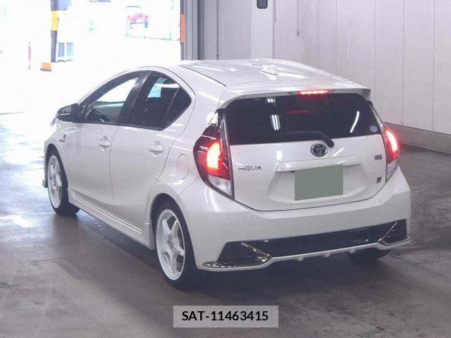 Toyota AQUA 2019-01 8363457-1