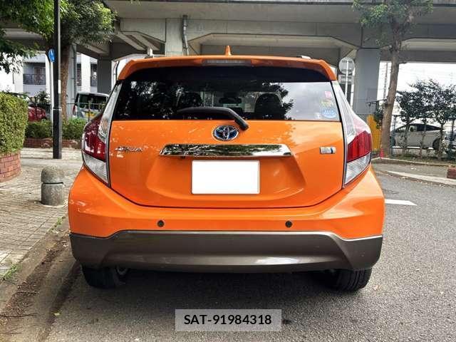 Toyota AQUA 2016-05 8363574-17