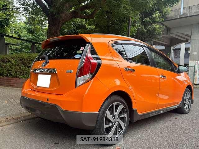 Toyota AQUA 2016-05 8363574-9