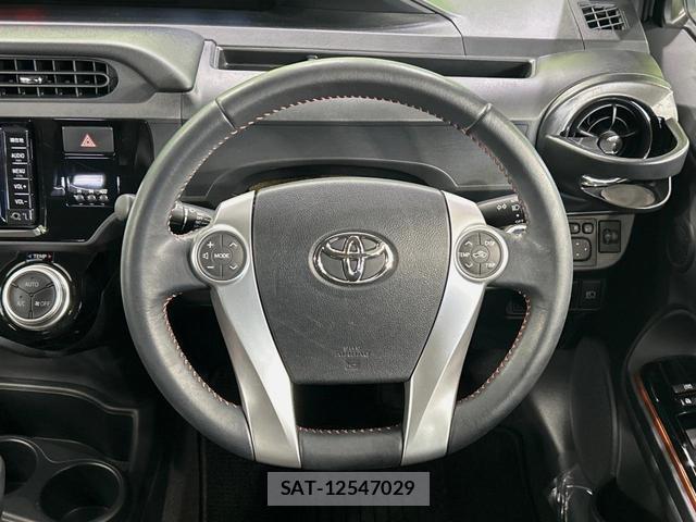 Toyota AQUA 2017-01 8363585-10