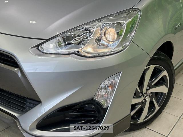 Toyota AQUA 2017-01 8363585-11