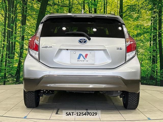 Toyota AQUA 2017-01 8363585-14