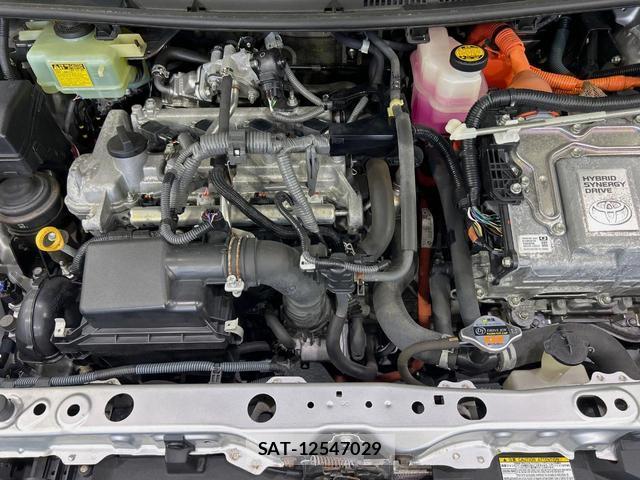 Toyota AQUA 2017-01 8363585-17