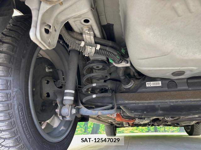 Toyota AQUA 2017-01 8363585-19