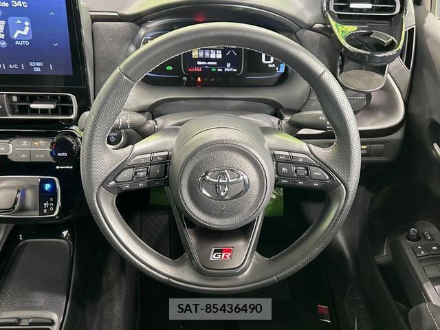 Toyota AQUA 2025-03 8363598-10