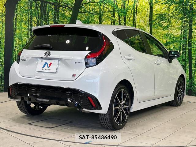 Toyota AQUA 2025-03 8363598-16