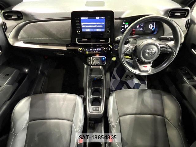 Toyota AQUA 2023-06 8363675-1