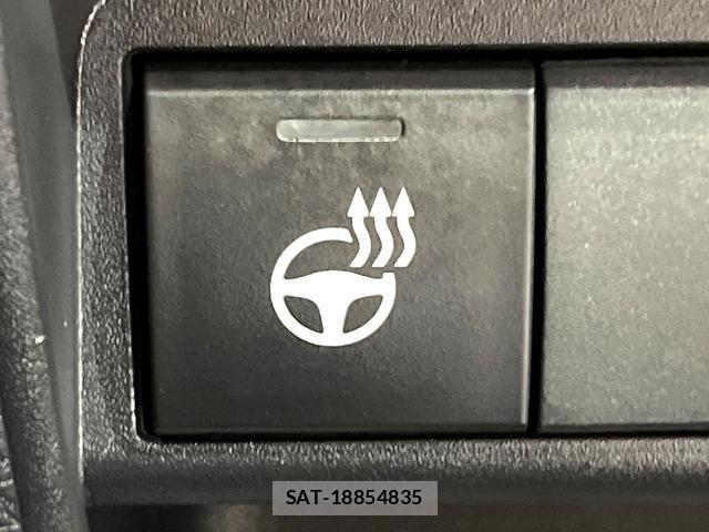 Toyota AQUA 2023-06 8363675-3