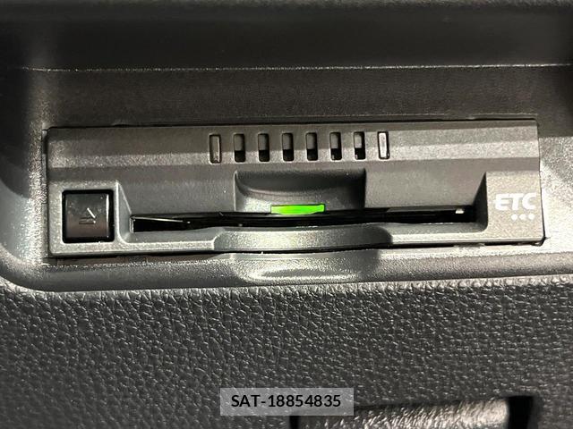 Toyota AQUA 2023-06 8363675-6