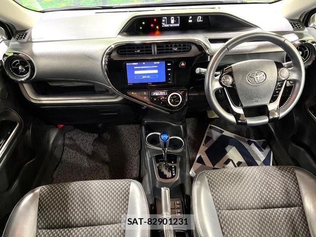 Toyota AQUA 2018-03 8363683-1