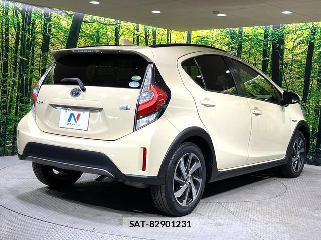 Toyota AQUA 2018-03 8363683-16