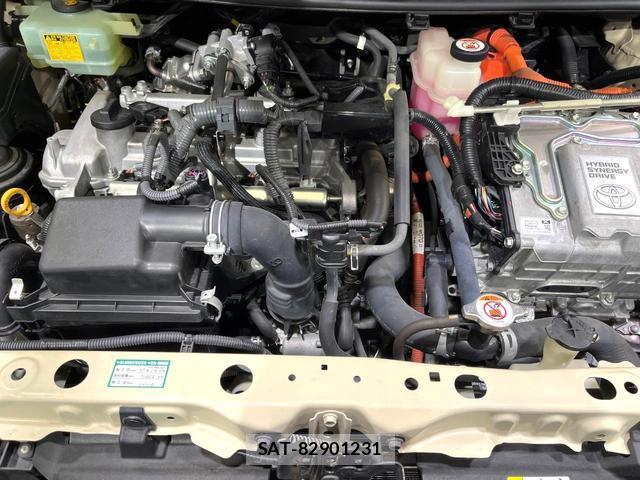 Toyota AQUA 2018-03 8363683-17
