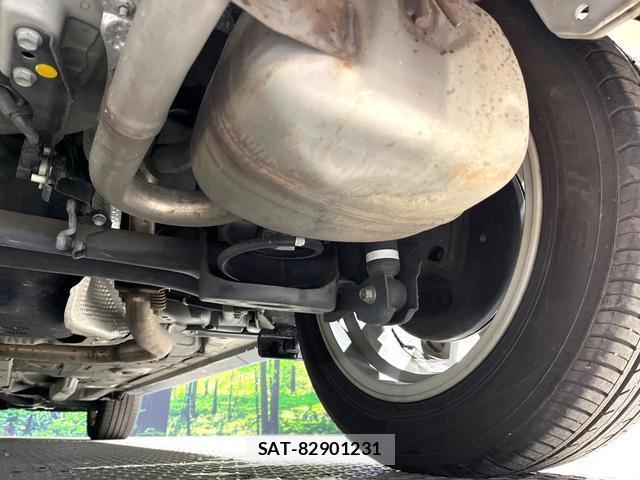 Toyota AQUA 2018-03 8363683-19