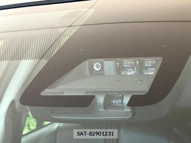 Toyota AQUA 2018-03 8363683-2