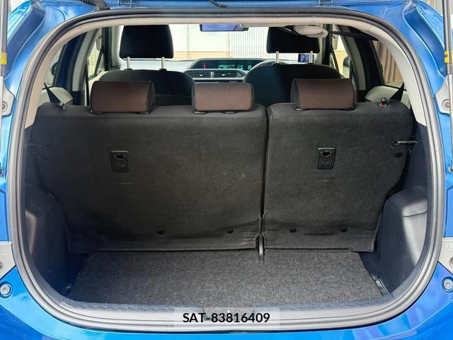 Toyota AQUA 2012-07 8363839-12
