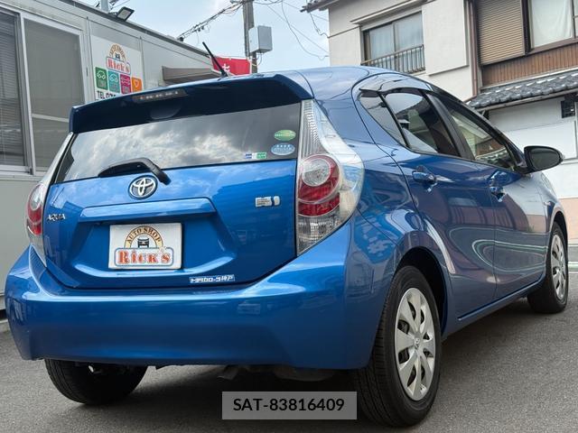 Toyota AQUA 2012-07 8363839-6