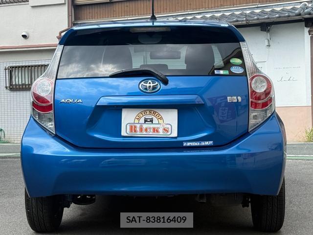 Toyota AQUA 2012-07 8363839-7