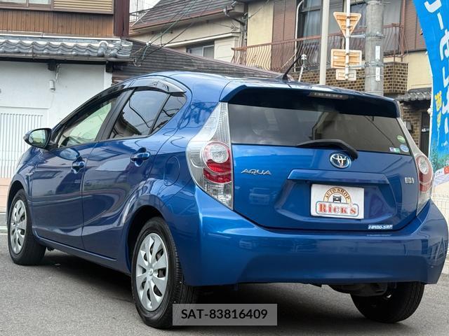 Toyota AQUA 2012-07 8363839-8