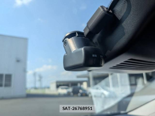 Nissan AURA 2022-04 8361421-14