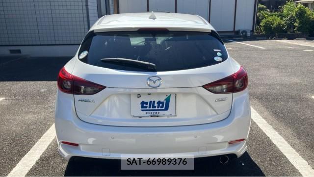 Mazda AXELA SPORT 2018-05 8362290-1