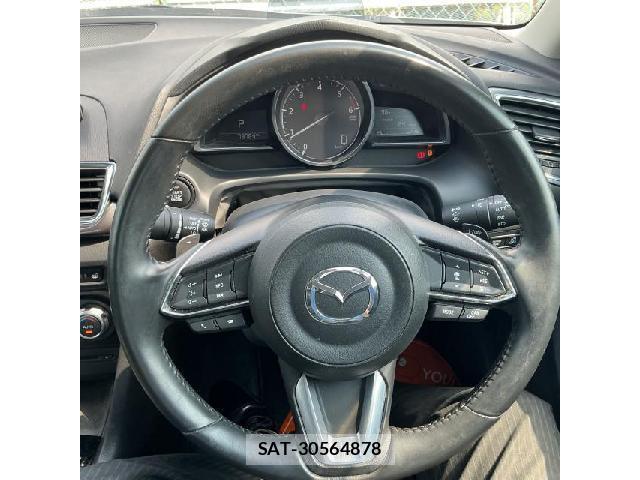 Mazda AXELA 2017-11 8363268-17
