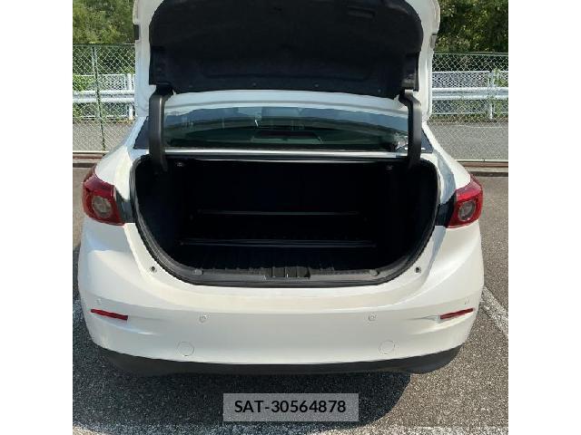 Mazda AXELA 2017-11 8363268-18