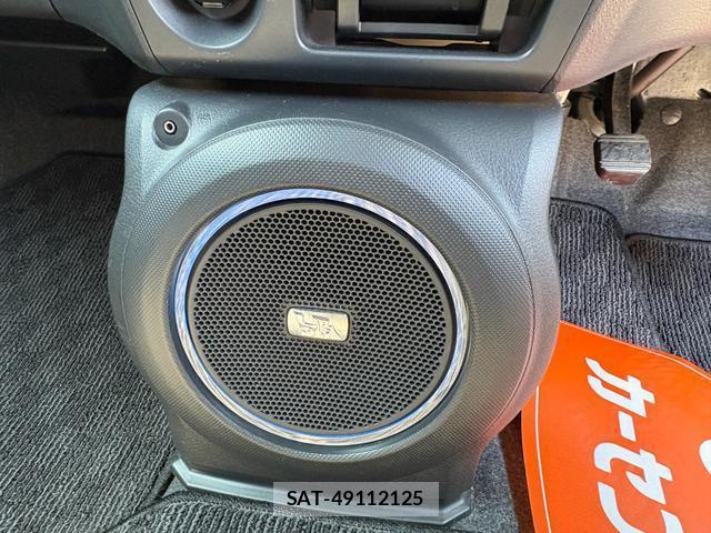 Toyota BB 2007-10 8363022-17