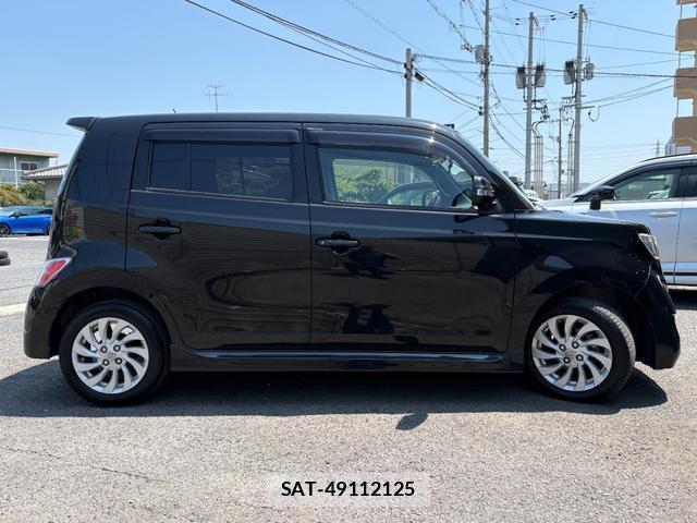 Toyota BB 2007-10 8363022-3