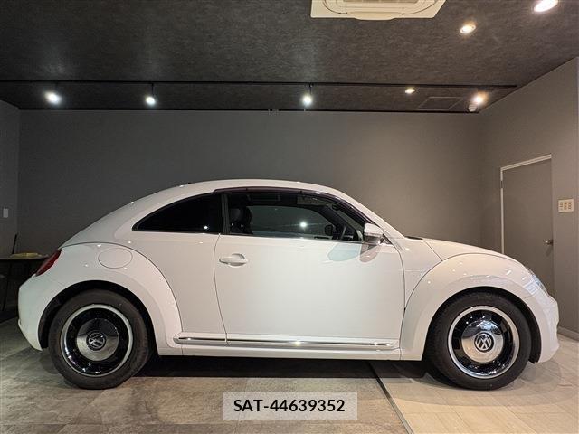 VolksWagen BEETLE 2013-02 8362067-1