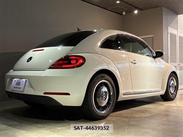 VolksWagen BEETLE 2013-02 8362067-2