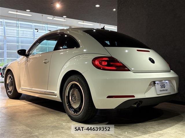 VolksWagen BEETLE 2013-02 8362067-4