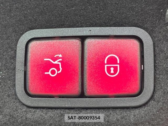 Mercedes Benz C-CLASS 2019-08 8360669-7