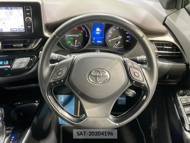 Toyota C-HR 2018-04 8360637-11