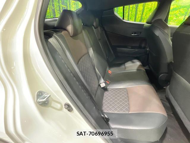 Toyota C-HR 2017-06 8360639-9