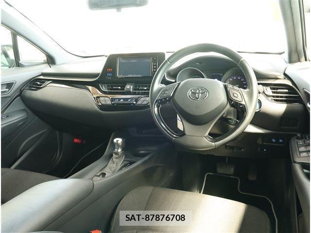 Toyota C-HR 2018-01 8361044-1