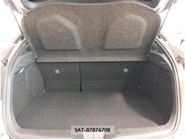 Toyota C-HR 2018-01 8361044-17