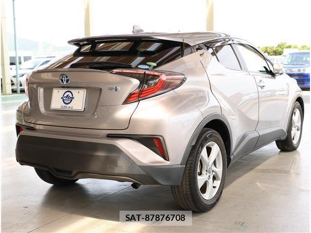 Toyota C-HR 2018-01 8361044-6