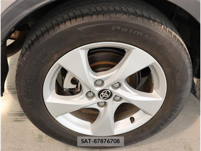 Toyota C-HR 2018-01 8361044-8