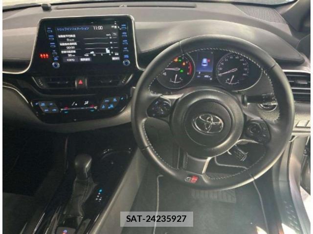 Toyota C-HR 2021-07 8361183-2