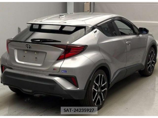 Toyota C-HR 2021-07 8361183-4
