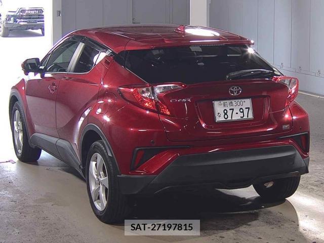Toyota C-HR 2017-07 8361296-1