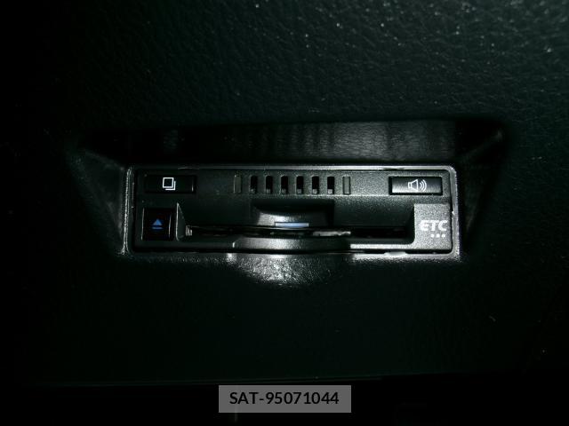 Toyota C-HR 2021-12 8361765-17